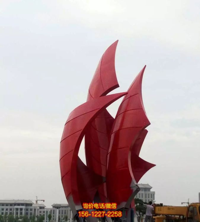 不銹鋼彩繪雕塑，為廣場(chǎng)增添獨(dú)特景觀