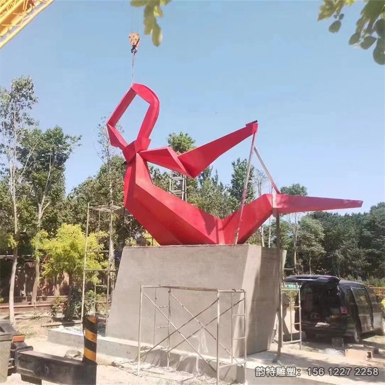 不銹鋼紅領巾雕塑 校園文化廣場的標志